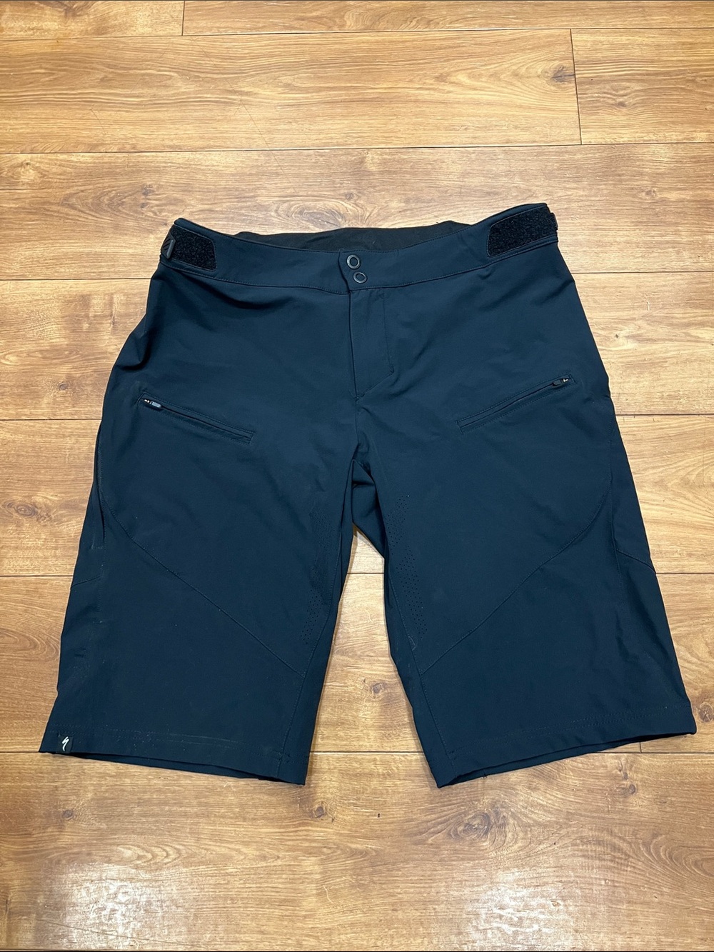 Specialized Enduro Pro Shorts Size 38 NWT